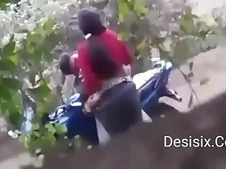 Desi reinforcer standing fuck in forest porn video